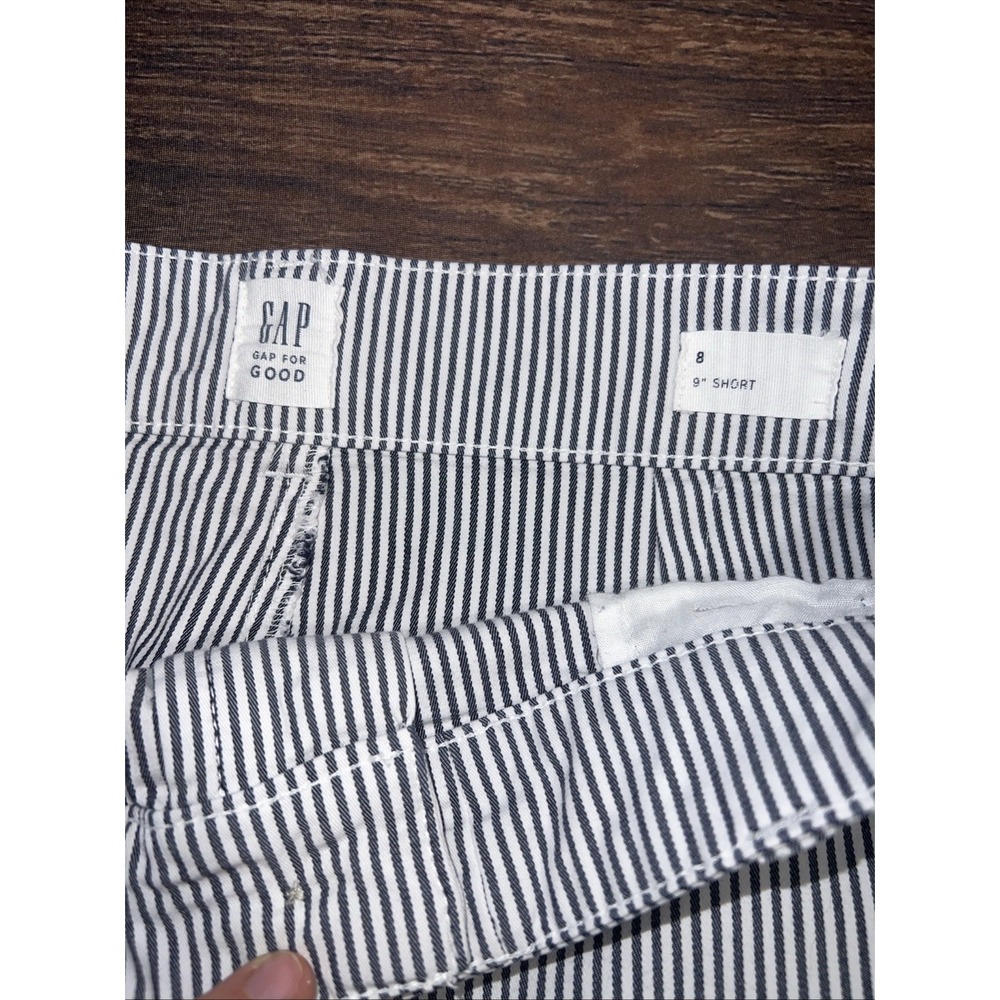Gap Women's Size 8 Bermuda 9 Inch Shorts Blue Stripe Lot of 2 - Picture 6 of 9